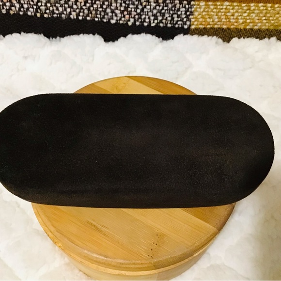 Tom Ford Unisex BROWN Velvet Clamshell Eyeglass Case - Picture 3 of 3